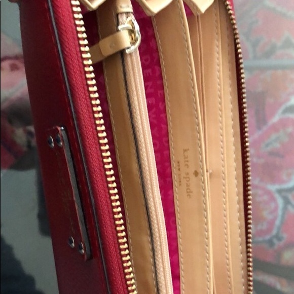 EUC Kate Spade Wellesley Neda Wallet - Picture 2 of 4